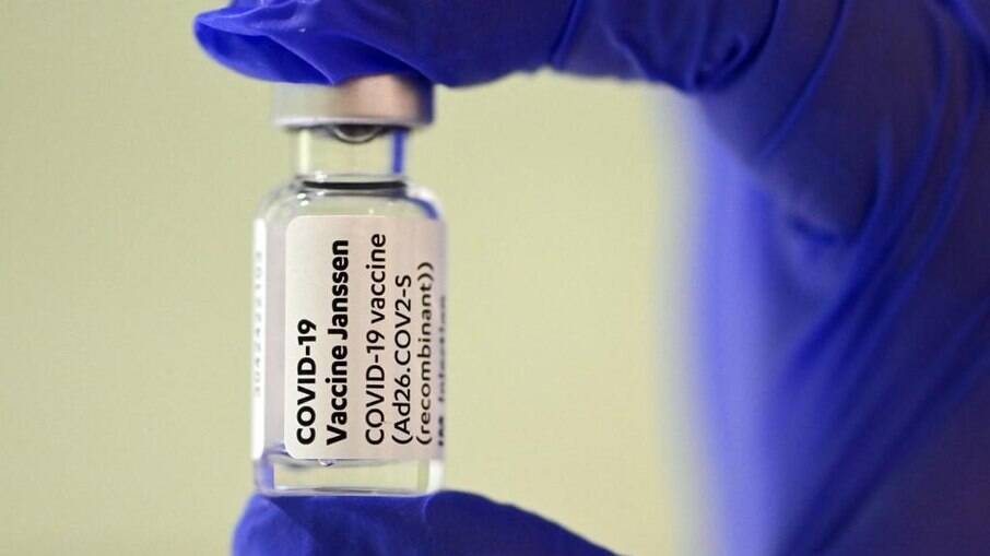Ministério da Saúde 'retém' vacinas contra o novo coronavírus e gera conflitos com estados