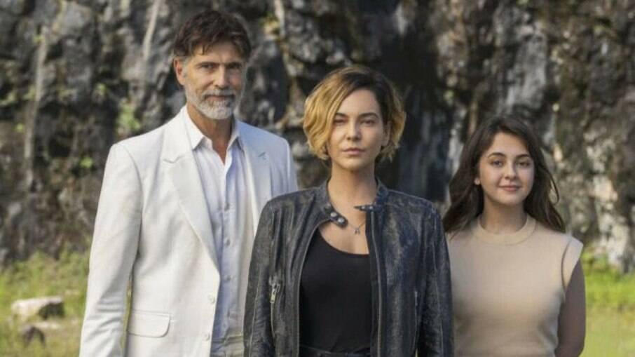 Reynaldo Gianecchini, Tainá Müller e Klara Castanho em sucesso da Netflix