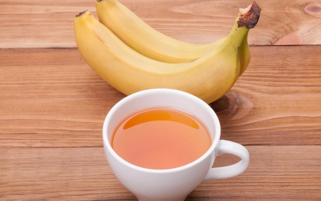 Chá de banana acelera metabolismo? Veja 5 benefícios e como fazer