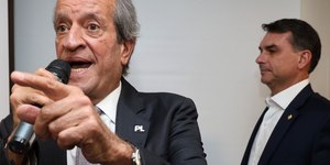 Bolsonaro deve participar de governo de Flávio, diz PL