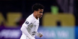 André brilha, Corinthians vira e afunda crise do Grêmio