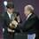 Em 2009, recebe das mãos de Blatter, o prêmio de melhor jogador do mundo. Foto: Getty Images