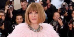 Anna Wintour deixa cargo de editora-chefe da Vogue após 37 anos
