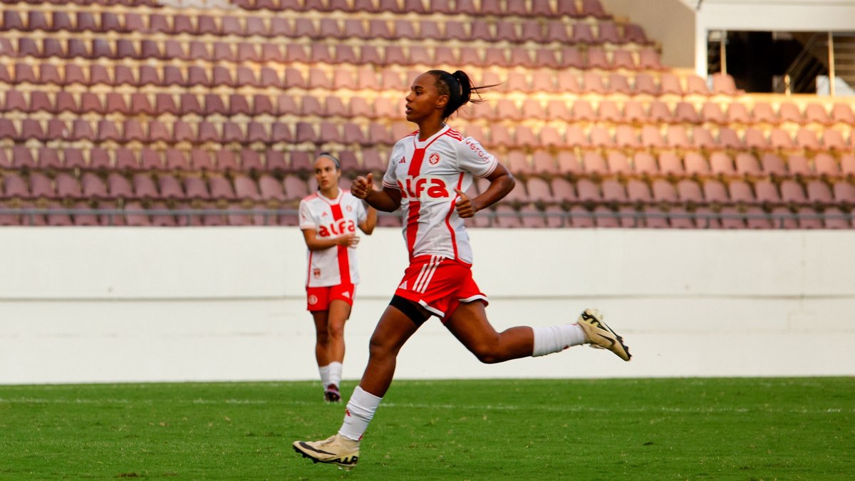 Internacional e América-MG duelam em partida válida pela 13ª rodada do Brasileirão Feminino