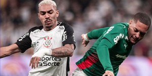Palmeiras vence Corinthians fora e decide o dérbi no fim