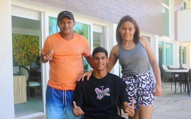 Luva de Pedreiro diz que não rompeu com ex-empresário por dinheiro: 'Aqui cuidam bem da minha família'