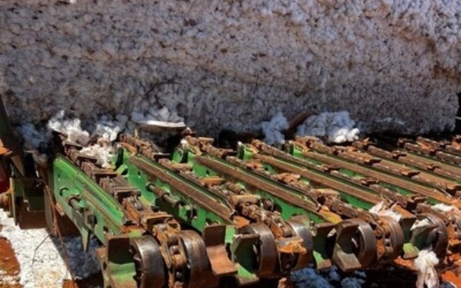 Bayer doa caminhão transmódulo para fortalecer agricultura familiar e produção de algodão no Norte de Minas