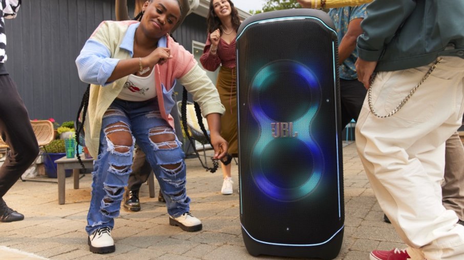 Caixa de som PartyBox Ultimate da JBL está entre as ofertas da Amazon