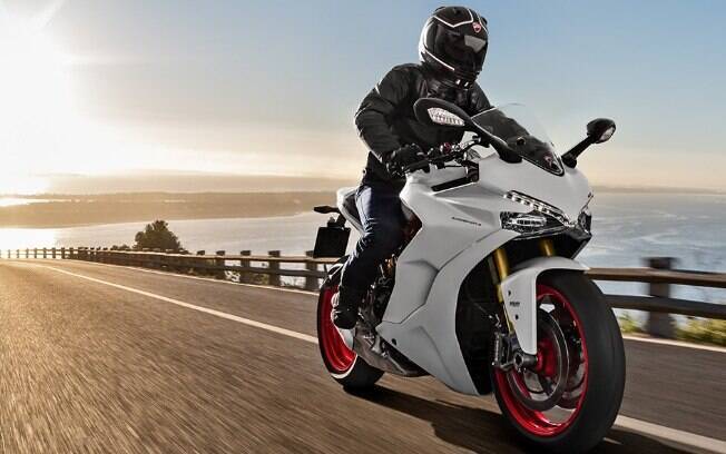 Ducati Supersport S promete conforto e desempenho exemplar, devido aos equipamentos desenvolvidos nas pistas