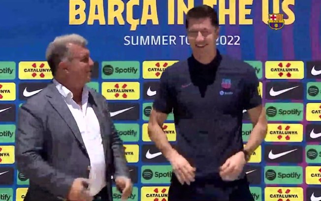 Lewandowski é apresentado oficialmente no Barcelona