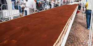 Maior tiramisù do planeta mede 440 metros e entra para o Guinness