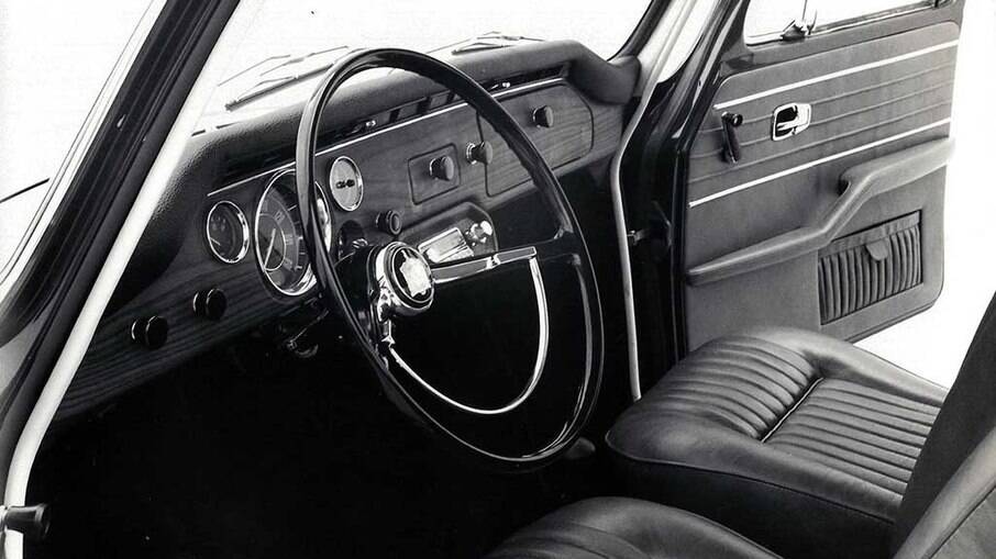 Na primeira geração da perua, o interior é simples, mas com acabamento de bom gosto entre os modelos dos anos 70