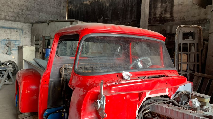 Primeira versão da Ford F-100 restaurada Primeira versão da Ford F-100 restaurada