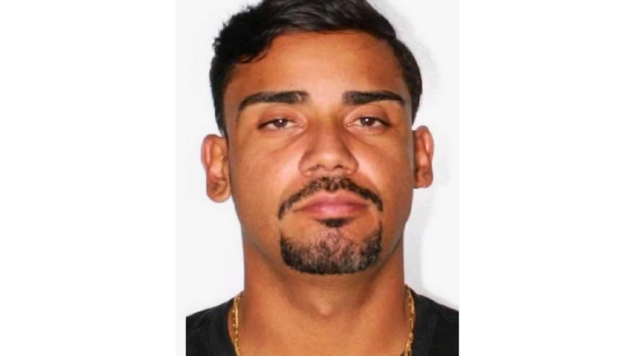 Marcos Augusto Rodrigues Cardoso, conhecido como Fiel, Pan e Penélope Charmosa. Segundo a investigação, ele atuava como 'disciplina' do PCC no Grajaú, zona sul de SP, e foi o responsável por escalar os executores do atentado contra Ruy Ferraz Fontes