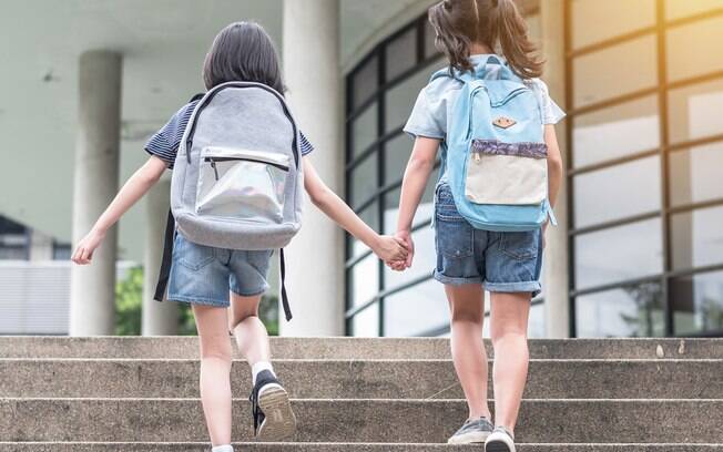 Tempo com os pais é fundamental, mas o tempo na escola muitas vezes é necessário