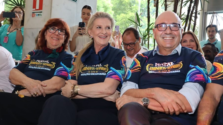 Nina Bertelli, Adriana Flosi e Dário Saadi durante apresentação da programação de Natal