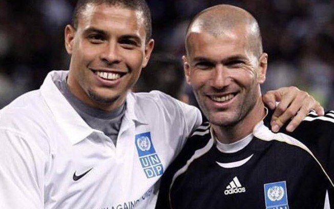 Ronaldo e Zidane: rivais que se tornaram companheiros e amigos Ronaldo e Zidane: rivais que se tornaram companheiros e amigos