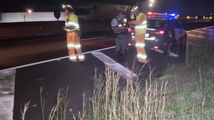 Mulher morre atropelada por carreta na Rod. Anhanguera em Limeira