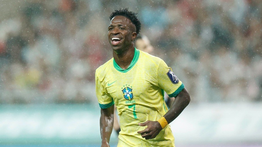 Vinicius Junior celebra gol contra a Coreia