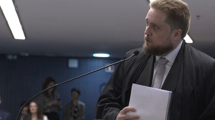 Matheus Mayer Milanez fez a defesa de Augusto Heleno