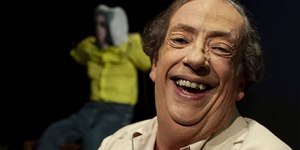 Tata Werneck faz doação a Marcos Oliveira no Retiro dos Artistas