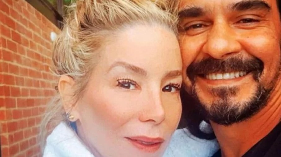 Danielle Winits anuncia fim do casamento com André Gonçalves