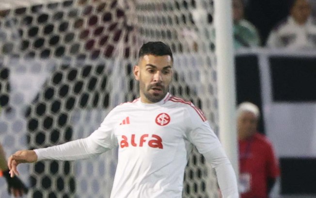 Bruno Henrique em campo pelo Internacional