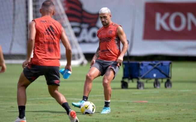 Arrascaeta avança em recuperação e pode jogar a estreia do Flamengo no Brasileirão