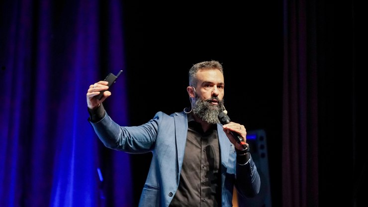 Quem é o empresário que deixou o mundo corporativo