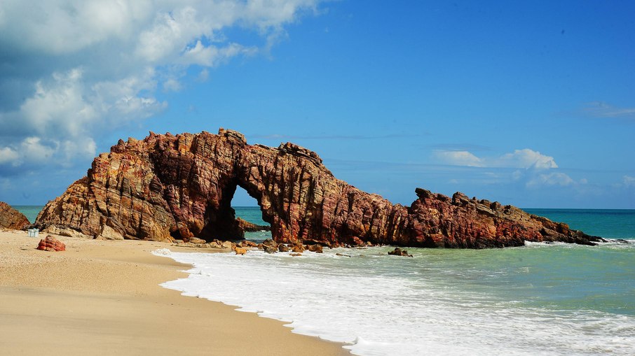 Praia em Jericoacoara, município do Estado do Ceará.