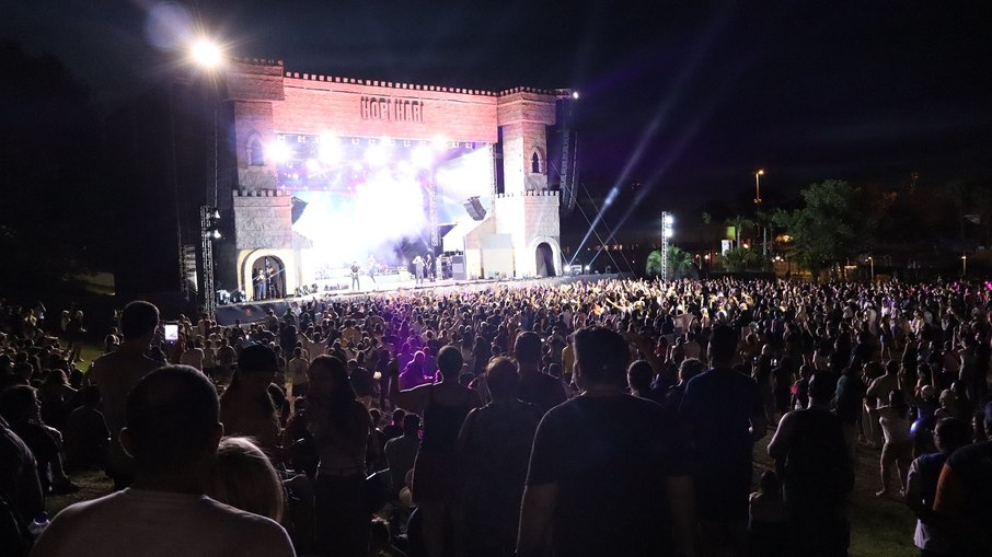 Público marcou presença em show do Jota Quest no Hopi Hari