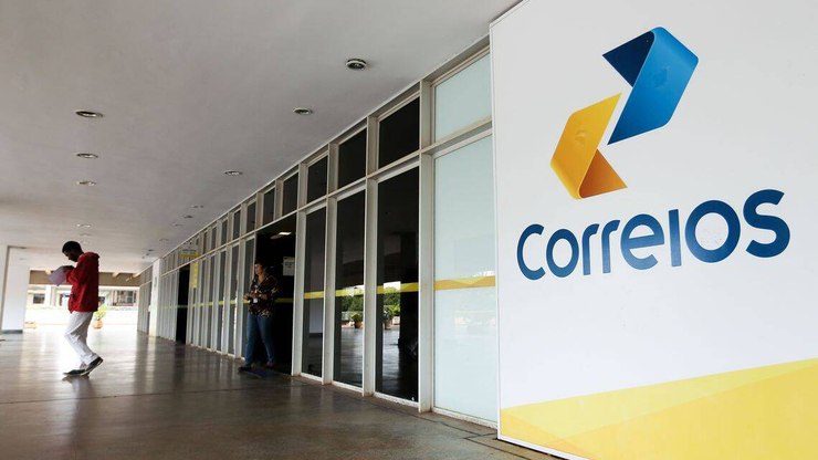 Correios suspendem cartão e postagens online