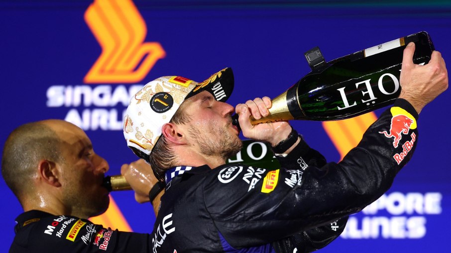 Verstappen vence a primeira dele em Singapura