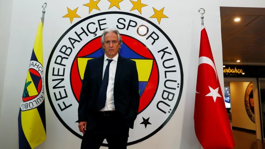 Jorge Jesus foi oficializado nesta quinta-feira como novo técnico do Fenerbahçe