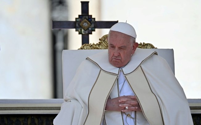 O papa Francisco celebra uma missa no Dia Mundial da Criança na Basílica de São Pedro, no Vaticano, em 26 de maio de 2024