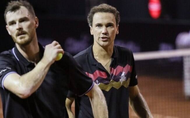 Soares e Murray alcançam a semi do Rio Open