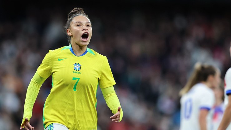 Seleção feminina tem 7 vitórias em 7 jogos contra a Itália