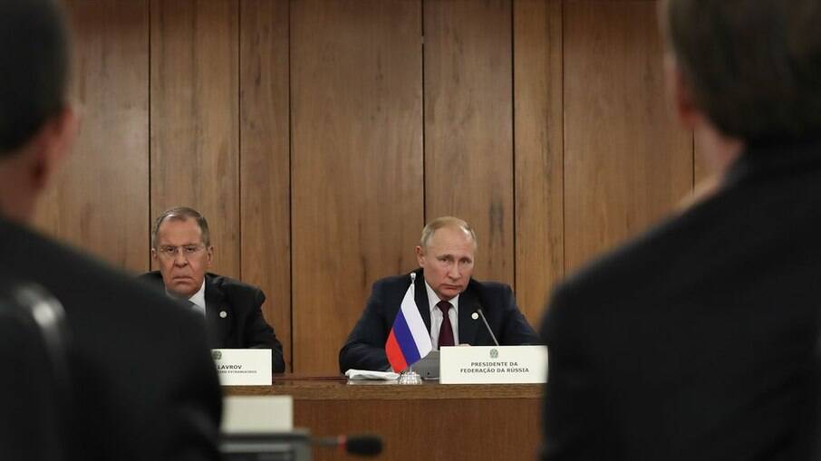 O presidente Jair Bolsonaro, durante encontro com o presidente da Federação da Rússia, Vladimir Putin
