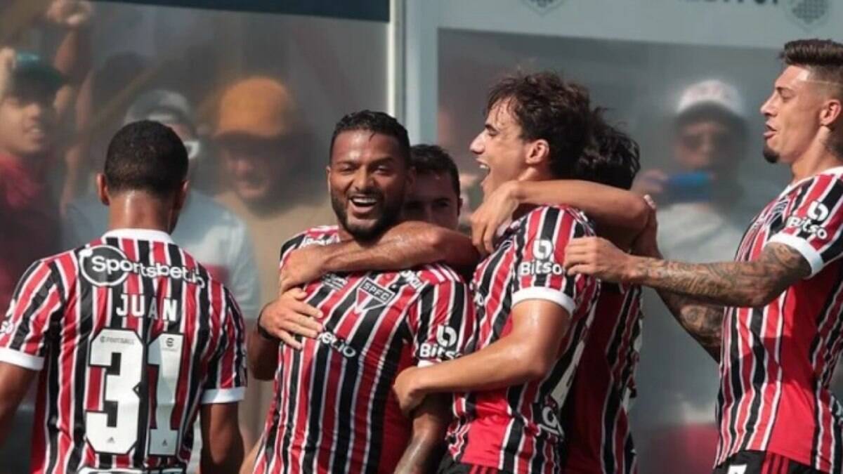 São Paulo vence Água Santa pelo Paulistão