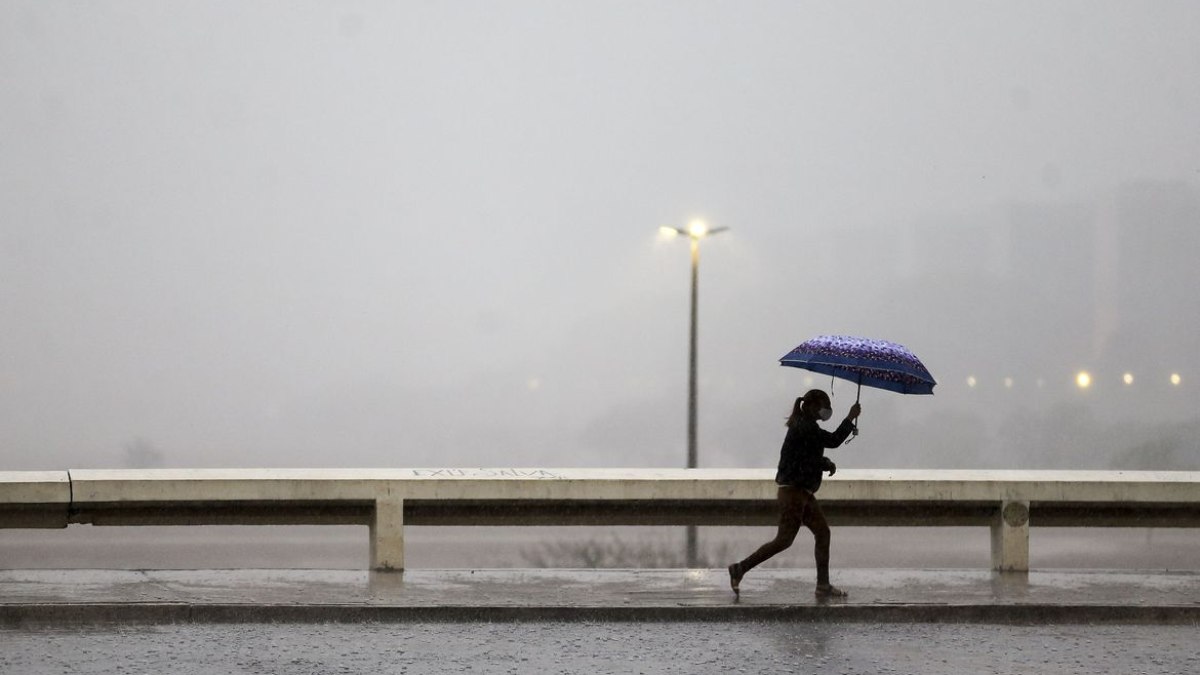 Feriado tem previsão de chuva