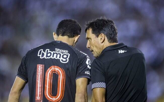 Nene afirma que pressão tem afetado desempenho do Vasco na Série B e defende Zé Ricardo: 'Culpa nossa'