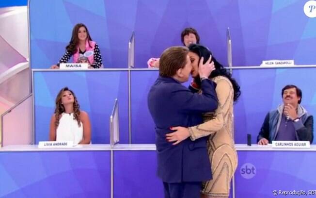 Silvio Santos e cena de possível beijo com Hellen Ganzarolli