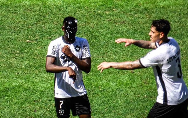 Luiz Henrique marca pelo Botafogo em seu segundo jogo consecutivo e ensaia início de boa sequência