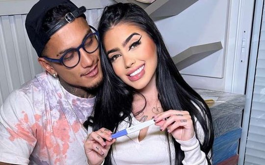 Dynho nega casamento aberto após beijo de Mirella viralizar