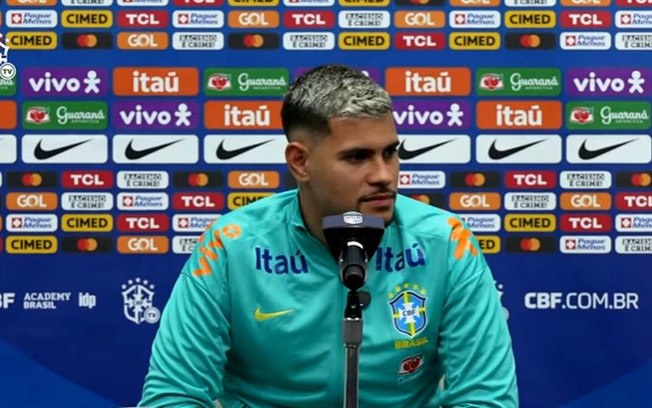 Bruno Guimarães durante coletiva 