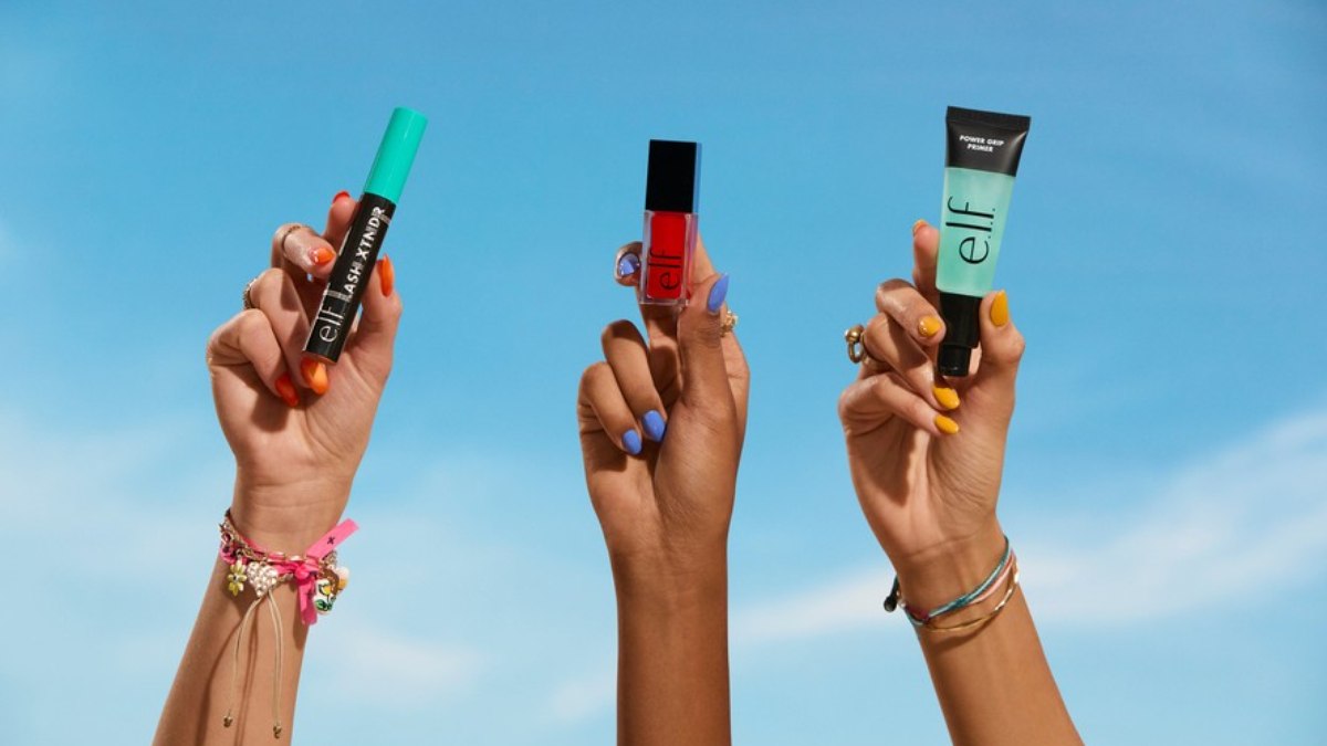 Lash XTNDR, lip oil Glow Reviver, Power Grip Primer, Halo Glow Liquid Filter e corretivo: parte do portfólio de mais de 150 produtos que chega ao Brasil. 