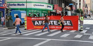 Mudar de faixa pode salvar vidas nas rodovias