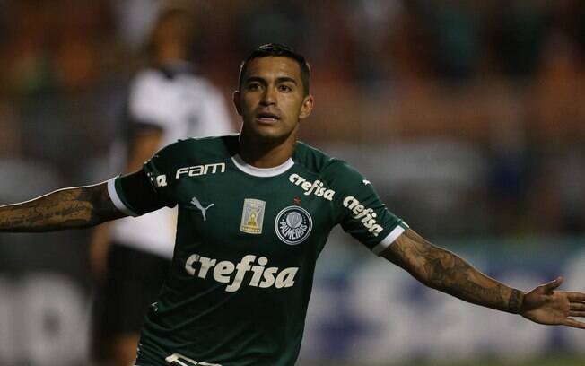 Dudu comemora gol pelo Palmeiras