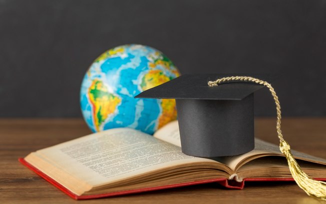 Interesse por graduação e pós no exterior cresce Interesse por graduação e pós no exterior cresce