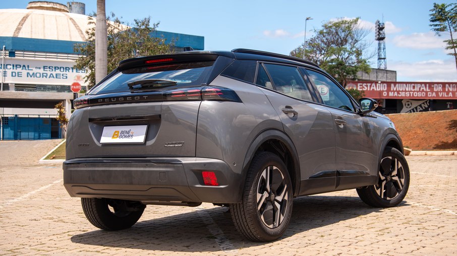 Peugeot 2008 GT Hybrid Peugeot 2008 GT Hybrid